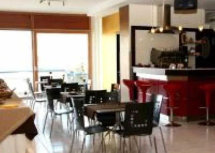 Tea Palace Hotel 3*