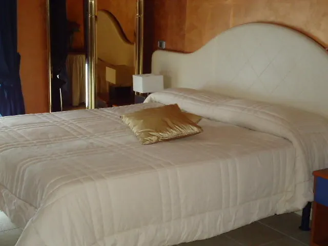 Hotel Tea Palace 3*