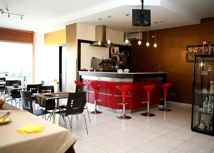 Hotel Tea Palace 3*